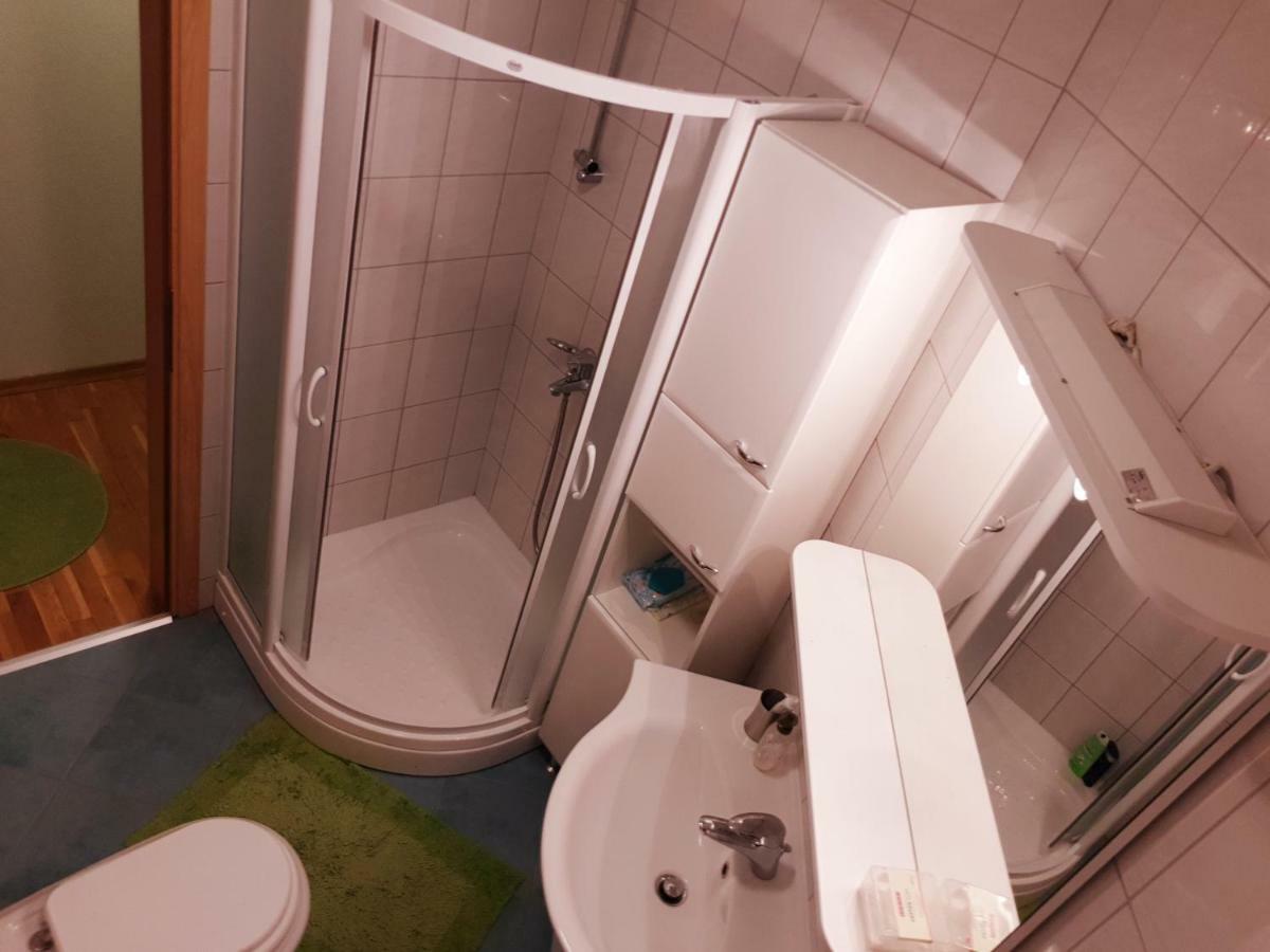 Apartment Dominik โอซีเยก ภายนอก รูปภาพ