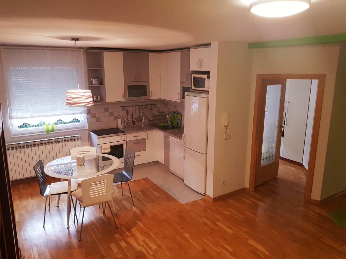 Apartment Dominik โอซีเยก ภายนอก รูปภาพ