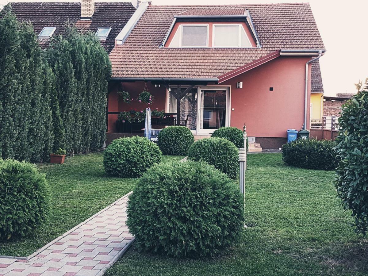 Apartment Dominik โอซีเยก ภายนอก รูปภาพ