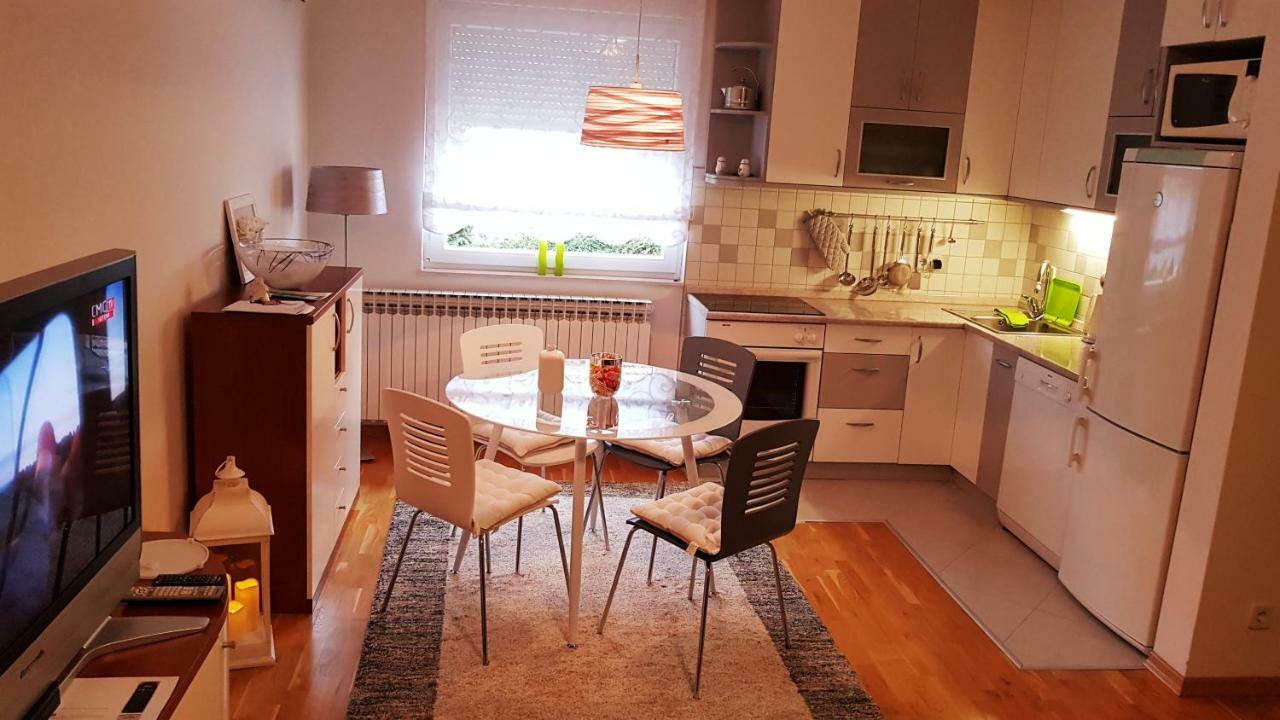 Apartment Dominik โอซีเยก ภายนอก รูปภาพ